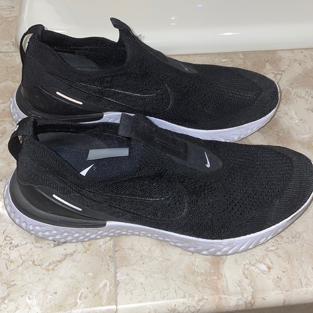 Black nike epic reacts